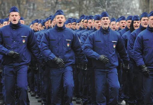 <h1>Különben dühbe jövünk!</h1>-