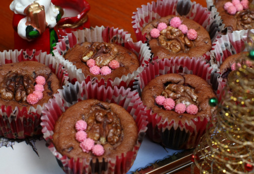 <h1>CSERESZNYÉS-DIÓS MUFFINŐRÜLET</h1>-